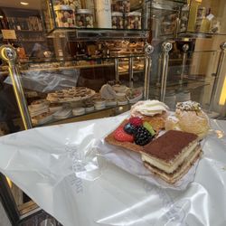 Rosa Salva - Fruit tart, cream puffs, tiramisu