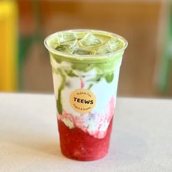 Teews - Strawberry Matcha Latte