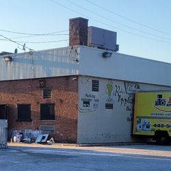 Roda's Appliances - The back of the shop