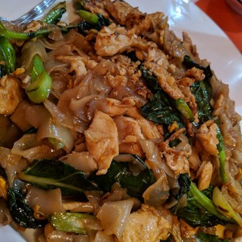 Thai Princess - Pad see ew with chicken - Thai Near Me - Garden Grove, California Thai Princess - Pad see ew with chicken - Thai Near Me - Garden Grove, California