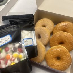 Raise Glazed Donut, Raise Sugar Donut, Small 1/2 Dozen Donuts Raise Glazed Donut, Raise Sugar Donut, Small 1/2 Dozen Donuts