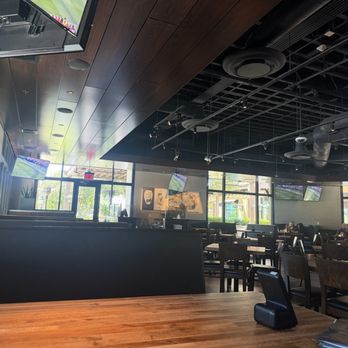 Yard House - New American Near Me - Concord, California