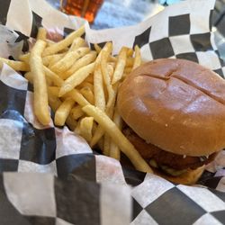 Comet Chicken - Nashville Hot Sandwich Combo