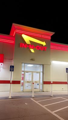 In-N-Out Burger by null