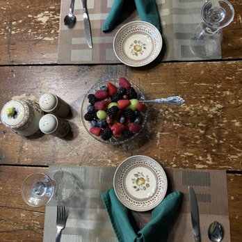 Munro House Bed & Breakfast - Breakfast table setting in the dining room - Bed & Breakfast Near Me - Jonesville, Michigan Munro House Bed & Breakfast - Breakfast table setting in the dining room - Bed & Breakfast Near Me - Jonesville, Michigan