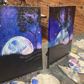 Pinot's Palette - Paint & Sip Near Me - Columbus, Ohio