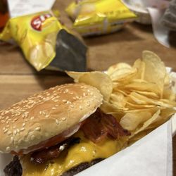 Shooting Star Saloon - Bacon Cheeseburger