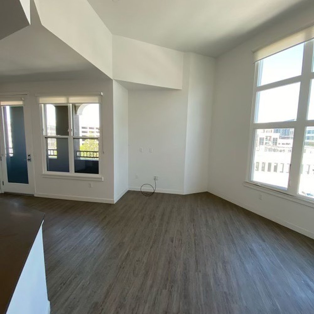 Locale - Living room with high ceilings - Apartments Near Me - Redwood City, California Locale - Living room with high ceilings - Apartments Near Me - Redwood City, California