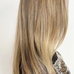 Styles2NV Salon - Highlight cut and blowout