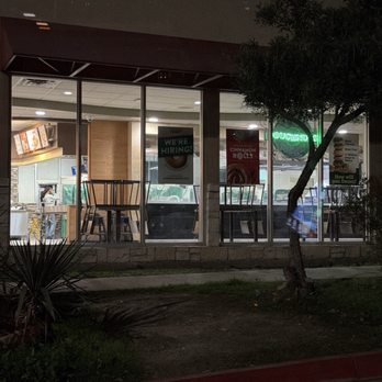 Krispy Kreme - Looks closed, but their open till 10pm - Donuts Near Me - Austin, Texas