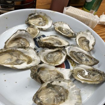 Lynn's Quality Oysters - Oysters raw - Seafood Markets Near Me - Eastpoint, Florida