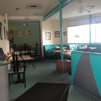 George's 50's Diner - Diners Near Me - Long Beach, California