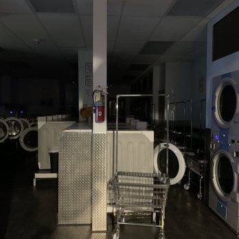 Azul Eco Laundromat - Lights shut off to push me out - Laundromat Near Me - San Francisco, California Azul Eco Laundromat - Lights shut off to push me out - Laundromat Near Me - San Francisco, California