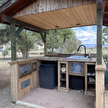 Andruss Motel - Andruss Motel: fishing cleaning station, well kept grounds - Hotels Near Me - Coleville, California