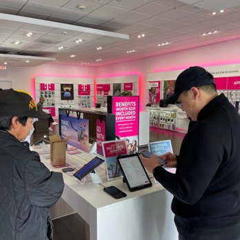 T-Mobile Experience Store - 5 stars service from David Nguyen - Mobile Phones Near Me - Cypress, California