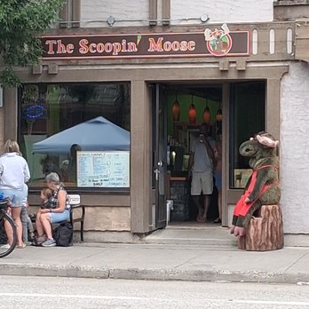 The Scoopin' Moose - Sign - Ice Cream & Frozen Yogurt Near Me - Canmore, Alberta
