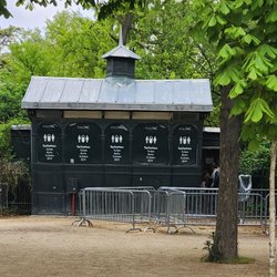 Avenue des Champs-Élysées - BATHROOM