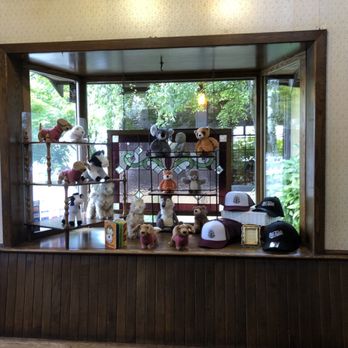 The Oak Table Cafe - Lobby - Breakfast & Brunch Near Me - Sequim, Washington