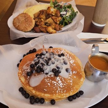Arize Bistro - Omelette and Thai Tea Pancake - Breakfast & Brunch Near Me - Long Beach, California Arize Bistro - Omelette and Thai Tea Pancake - Breakfast & Brunch Near Me - Long Beach, California