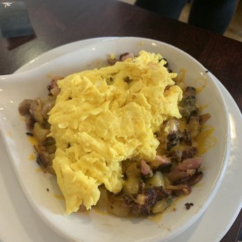Brunch Cafe-McHenry - Meat and Potato skillet with scrambled eggs - Breakfast & Brunch Near Me - McHenry, Illinois