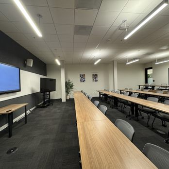 Dublin Technology Center Workspaces - Classroom Configuration - side view - Shared Office Spaces Near Me - Dublin, California Dublin Technology Center Workspaces - Classroom Configuration - side view - Shared Office Spaces Near Me - Dublin, California