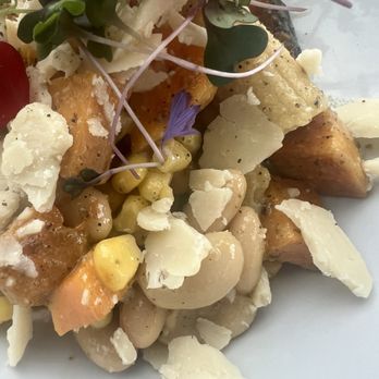 Café Québecor - Three sisters salad - Cafes Near Me - Quebec City, Quebec Café Québecor - Three sisters salad - Cafes Near Me - Quebec City, Quebec