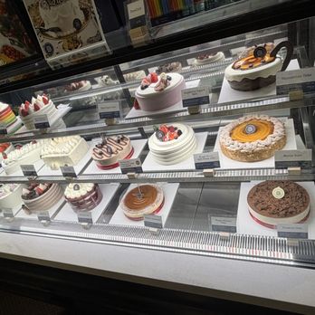 Paris Baguette - Cakes - Bakeries Near Me - Springfield, Virginia