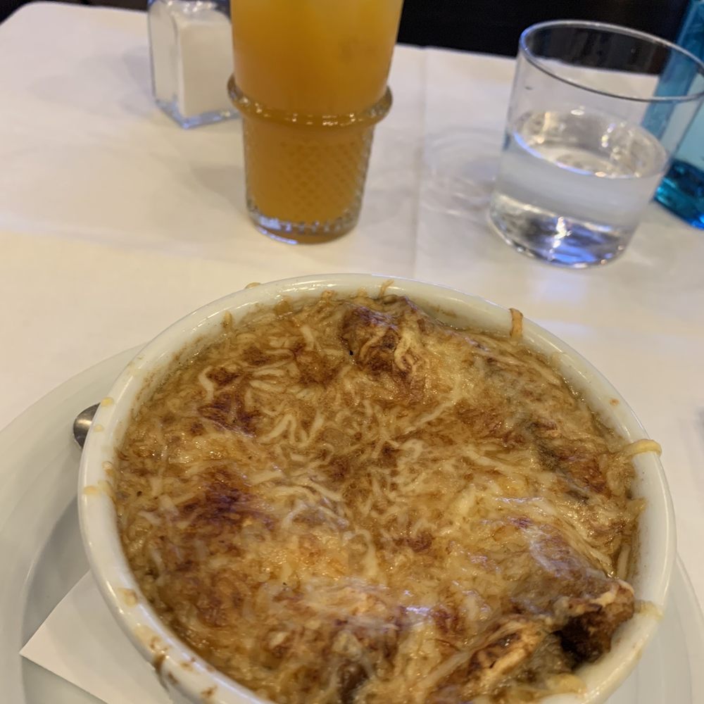 Café des Officiers - French onion soup. - Bars Near Me - Paris, 75 Café des Officiers - French onion soup. - Bars Near Me - Paris, 75
