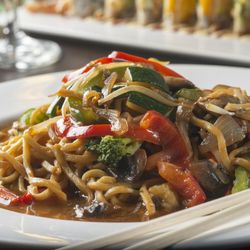 Tea Tree Asian Bistro - House Lo Mein