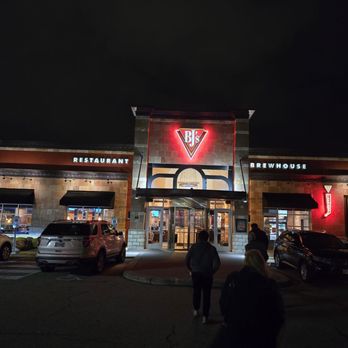 BJ's Restaurant & Brewhouse - New American Near Me - Polaris, Ohio