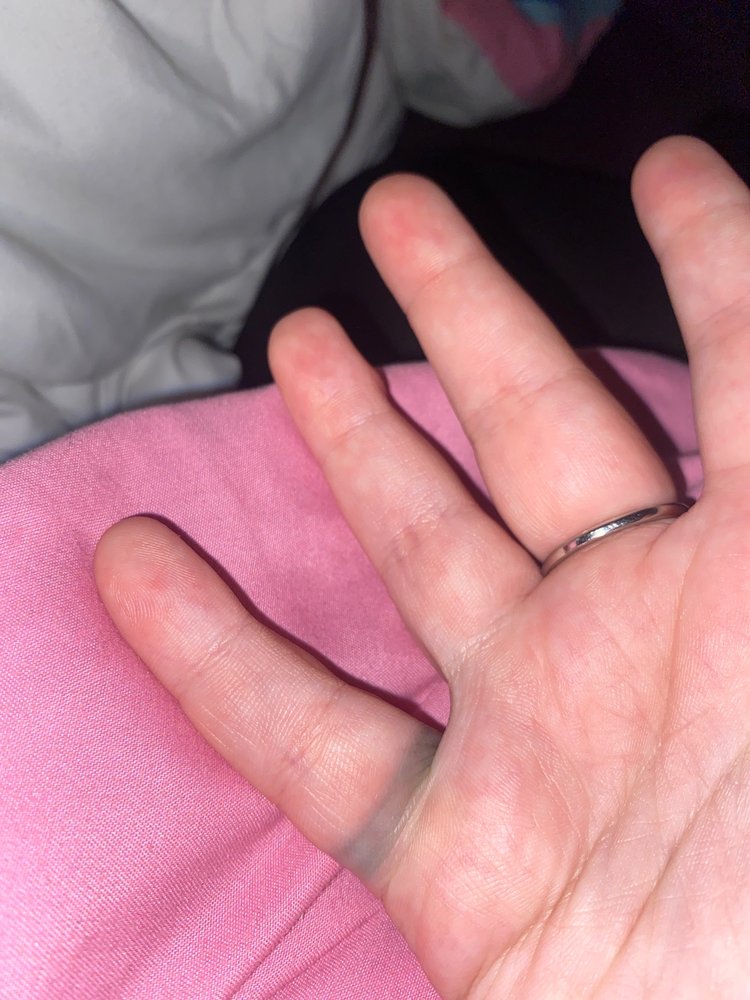 Social spots from House of Ravenwood Tarot Readings