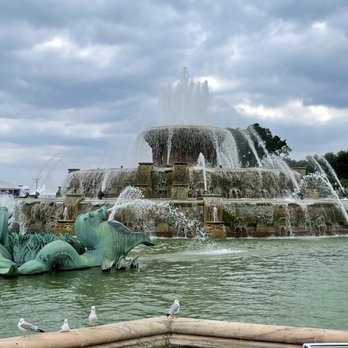 Buckingham Fountain - Landmarks & Historical Buildings Near Me - Chicago, Illinois Buckingham Fountain - Landmarks & Historical Buildings Near Me - Chicago, Illinois