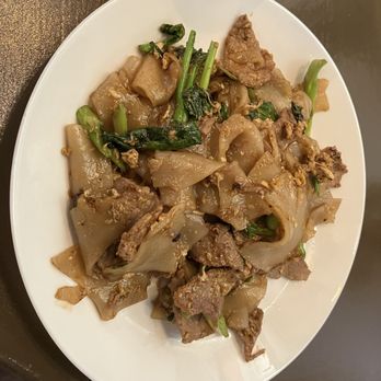 Sampannee Thai - Pad See Ew (with beef, +$2) - Thai Near Me - Washington, DC, District of Columbia