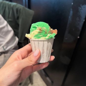 L&B Spumoni Gardens - Spumoni - Pizza Near Me - Brooklyn, New York L&B Spumoni Gardens - Spumoni - Pizza Near Me - Brooklyn, New York