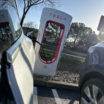 Tesla Supercharger - 250w chargers - EV Charging Stations Near Me - Roseville, California