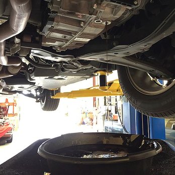 Gilroy Auto Works - Oil Change Service Gilroy CA - Old Oil Draining - Gilroy Autoworks - Auto Repair Near Me - Gilroy, California Gilroy Auto Works - Oil Change Service Gilroy CA - Old Oil Draining - Gilroy Autoworks - Auto Repair Near Me - Gilroy, California