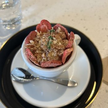 Gute Leute - strawberry con panna - Coffee & Tea Near Me - Arlington, Virginia Gute Leute - strawberry con panna - Coffee & Tea Near Me - Arlington, Virginia