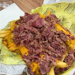 Chili Fries with pastrami