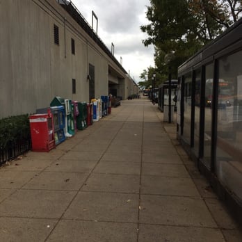 Braddock Road Metro Station - Entrance and bus stops - Public Transportation Near Me - Alexandria, Virginia