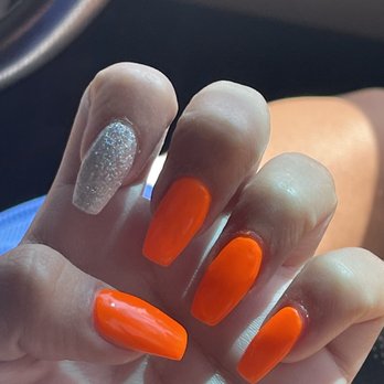 Kim's Pro Nails - bogus shaping and lumpy nail polish because he was rushing - Nail Salons Near Me - Normal, Illinois