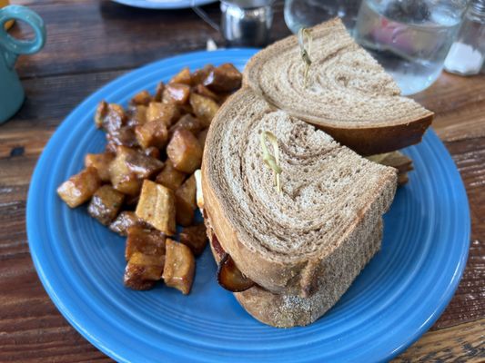 Henry’s On Clay by null