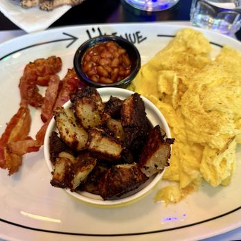 L'Avenue Notre Dame - Classic - Breakfast & Brunch Near Me - Montreal, Quebec L'Avenue Notre Dame - Classic - Breakfast & Brunch Near Me - Montreal, Quebec