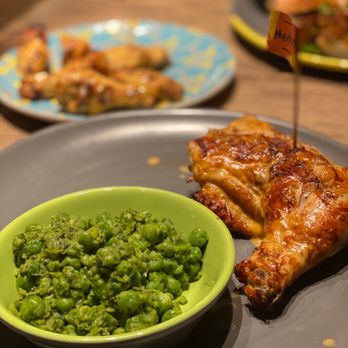 Nando S Peri Peri 250 Photos 193 Reviews South African 1447 E 53rd St Chicago Il Hours Phone Number Menu Yelp