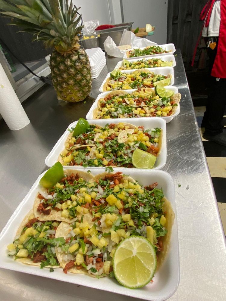 Taqueria La Leyenda Logo