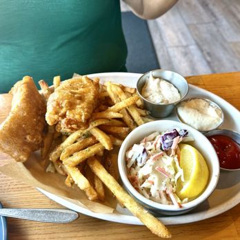 Clearwater Restaurant - Halibut fish & chips - New American Near Me - Newport, Oregon