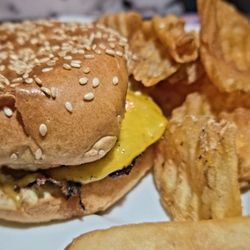 Red's Cheeseburger (kids menu)