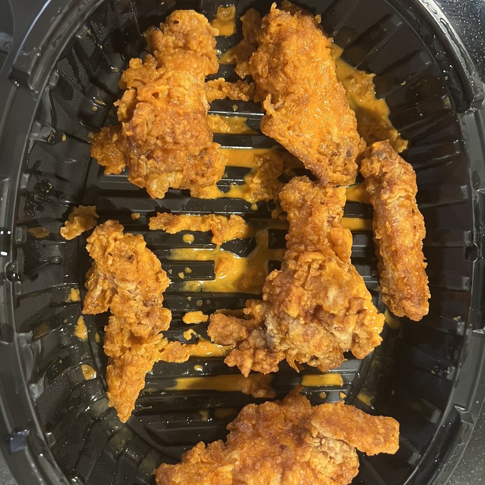 Hooters - fried chicken in an air fryer - Chicken Wings Near Me - New Castle, Delaware