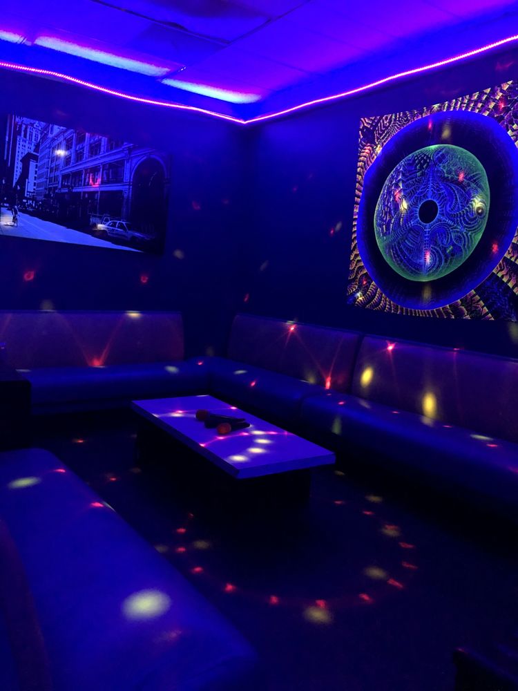 STAGE 7 KARAOKE BAR & EVENT VENUE 36 Photos & 36 Reviews 4110 SW