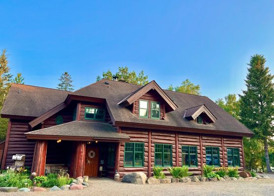 White Pine Lodge by null