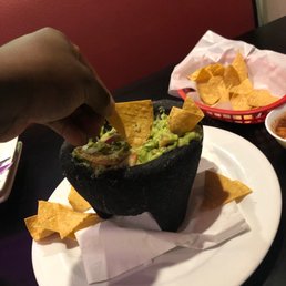 1. Guacamole En Molcajete 1. Guacamole En Molcajete